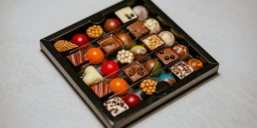 Airbrushing Chocolate Bonbons: Equipment, Technique, and Cleaning