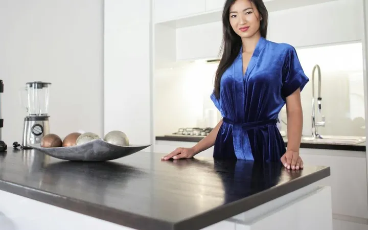 Champion Juicer for Chocolate Making: Cracking and Pre-Refining