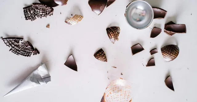 Chocolate Bloom: Why Chocolate Turns White (Fat vs Sugar)