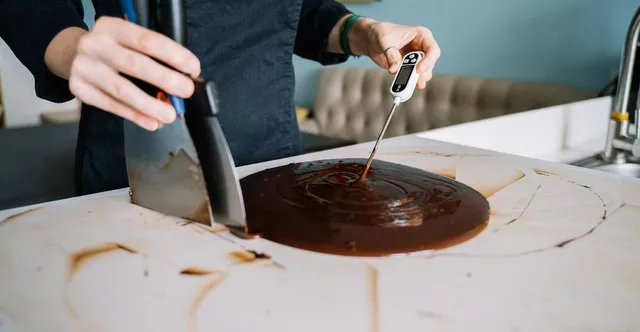 Seeding vs. Tabling: Which Tempering Method Fits Your Kitchen